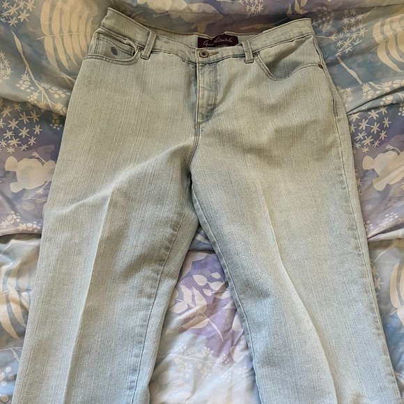 4 Pants/Jeans - Picture 5 of 10